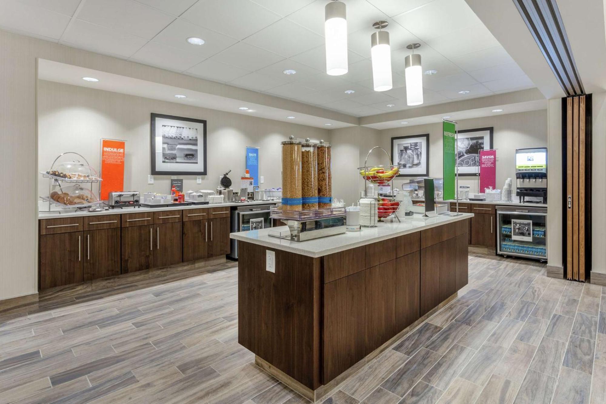 Hampton Inn & Suites Burlington Extérieur photo